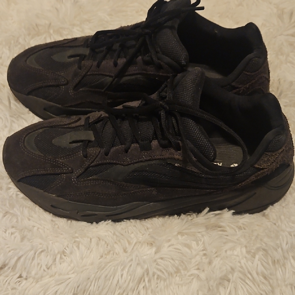 Yeezy Men's Black Sneakers
